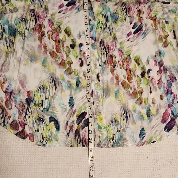 Avenue watercolor button down 3/4 sleeves shirt - Picture 7 of 11